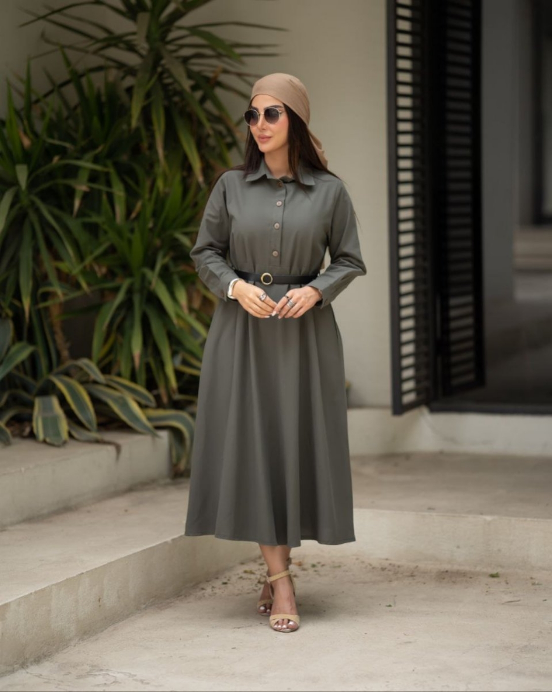 تصویر  مانتو زنانه بلند پیراهنی مدل سولین