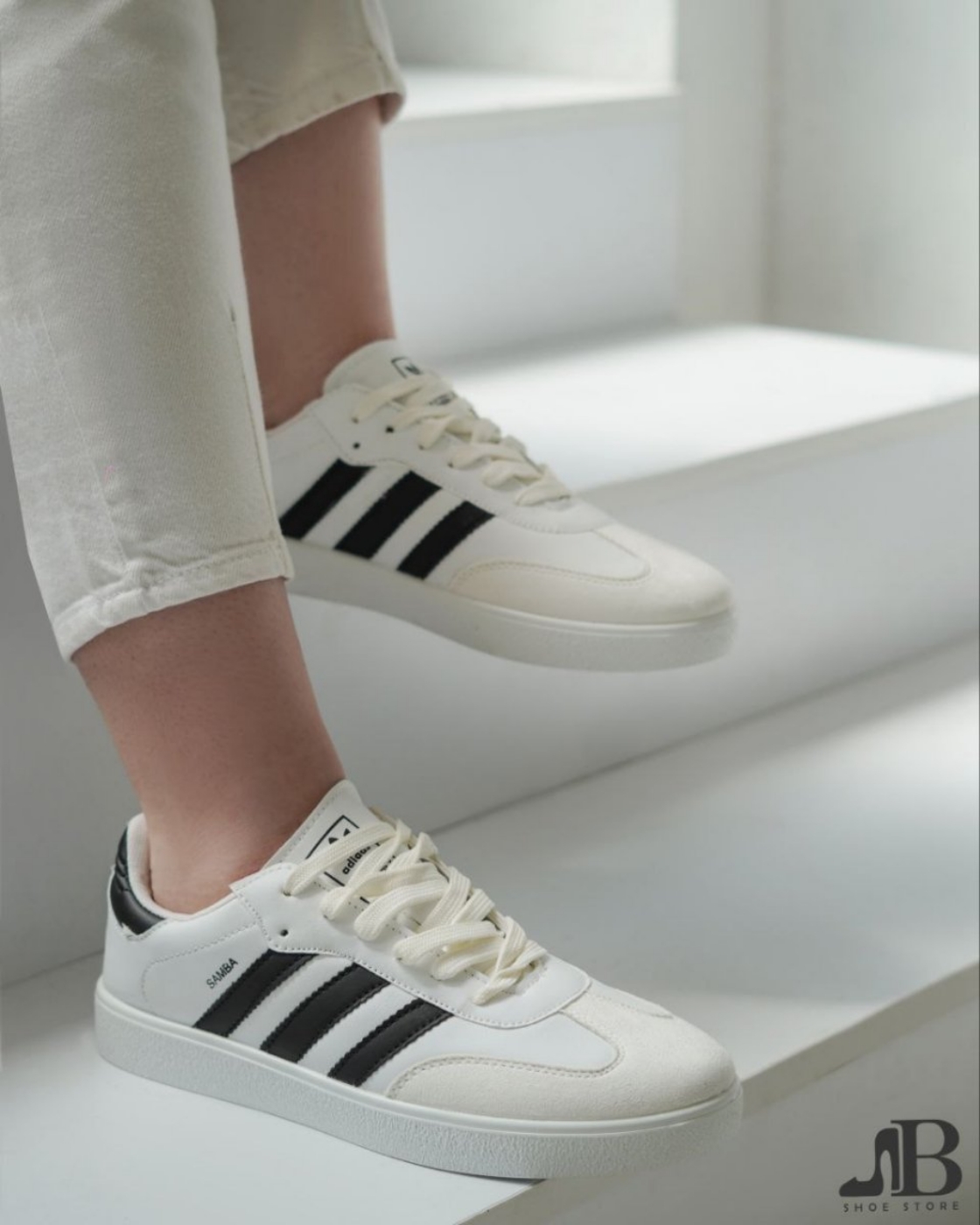 تصویر  کفش کتونی آدیداس