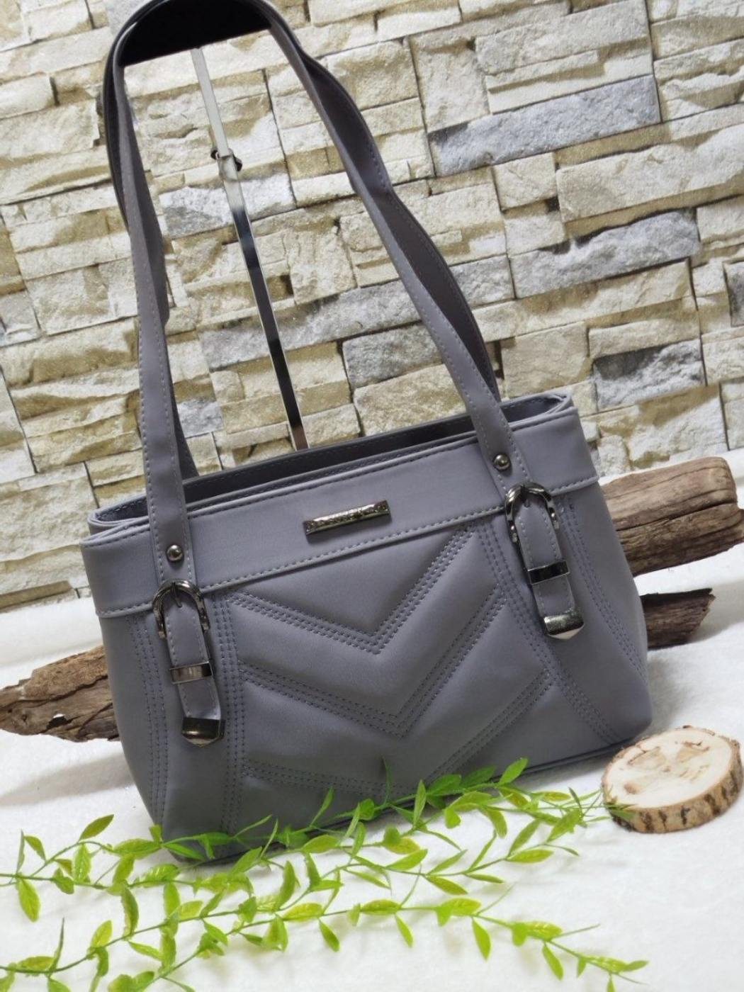 تصویر  کیف زنانه گلدوزی دوسگک