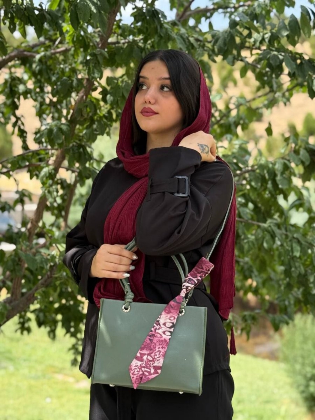تصویر  کیف دستی زنانه شال دار