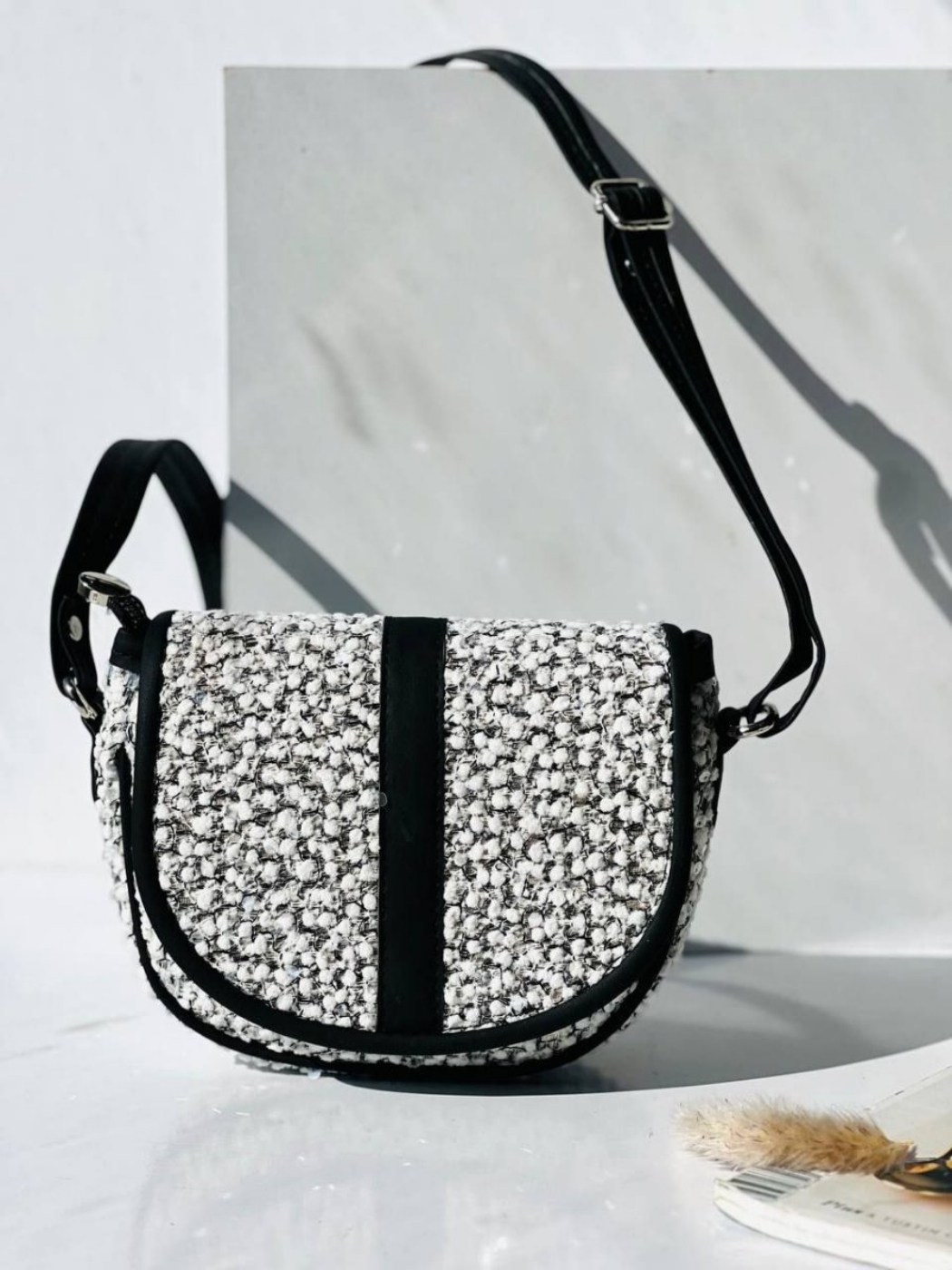 تصویر  کیف مجلسی نیم گرد1224