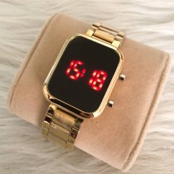 نمایش جزئیات برای  ساعت اسپرت LED دو کلیده بند طلایی  تصویر  ساعت اسپرت LED دو کلیده بند طلایی