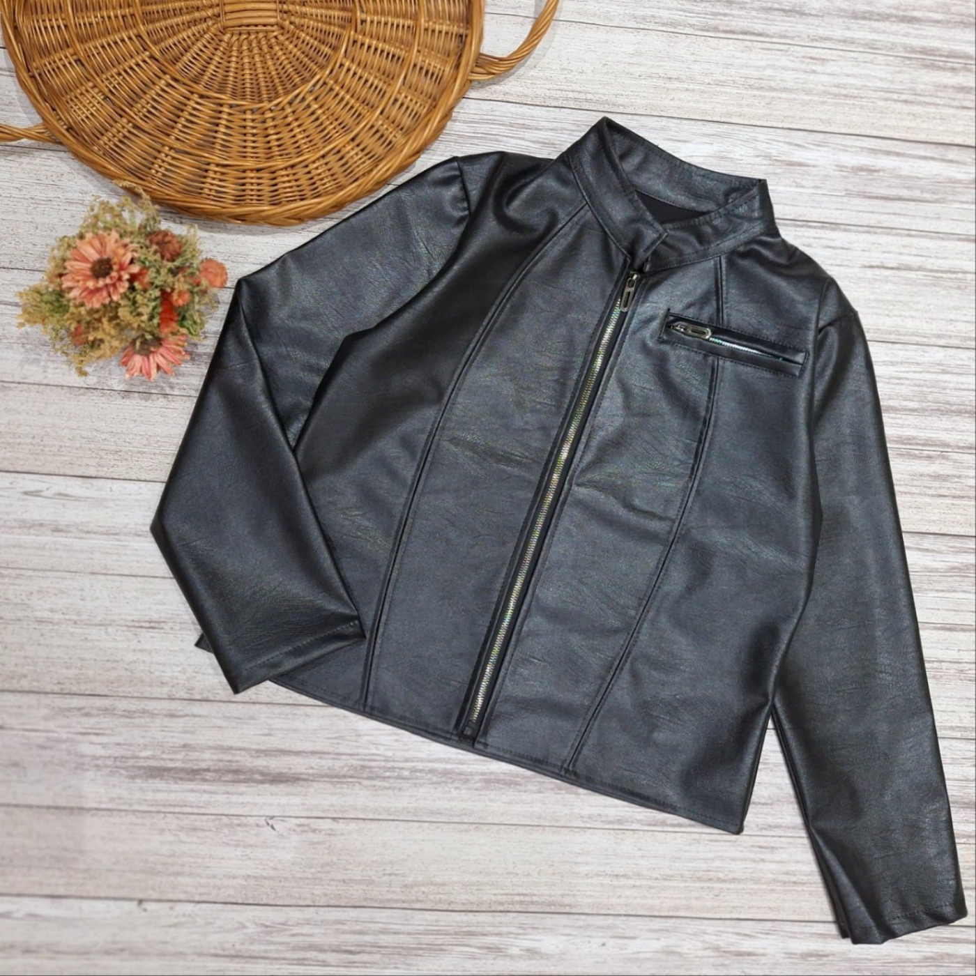 تصویر  کت نیم تنه چرم جلوزیپ