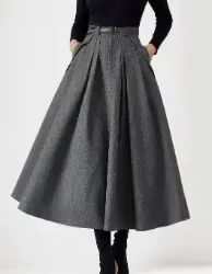 نمایش جزئیات برای  دامن پشمی با برشی کلاسیک و پارچهای گرم تصویر  دامن پشمی با برشی کلاسیک و پارچهای گرم