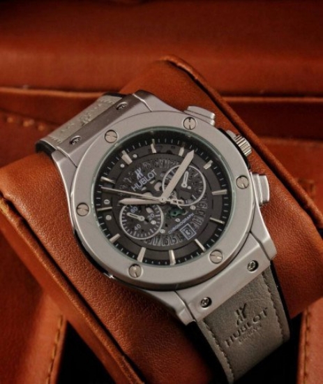 تصویر  ساعت مردانه هابلوت طوسی