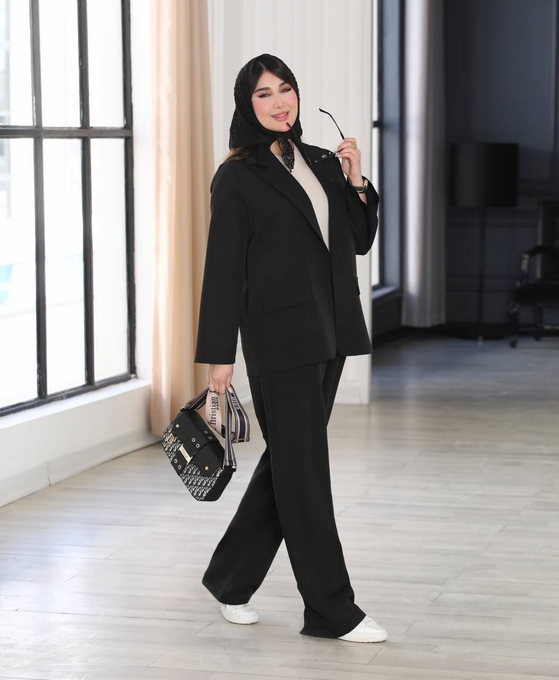 تصویر  کت و شلوار مزونی لارا