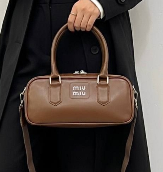 تصویر  کیف زنانه ۱۳۶۳