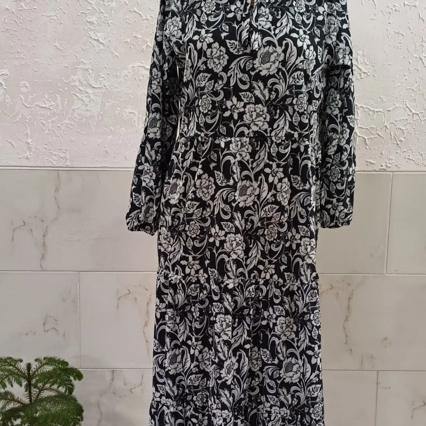 تصویر  پیراهن زنانه بوگاتی  ساحلی گلاب