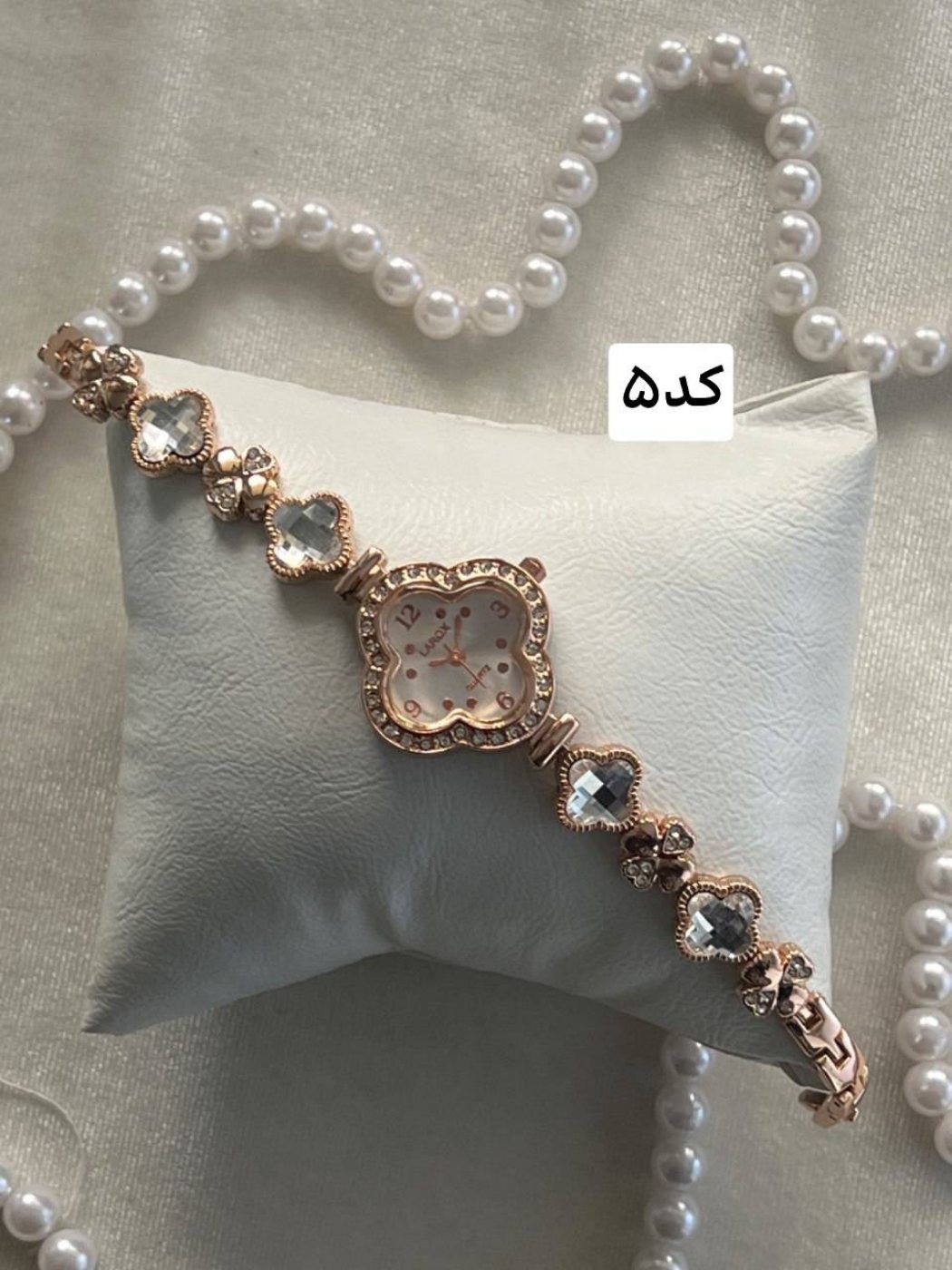 تصویر  ساعت زنانه نگین‌دار رنگی