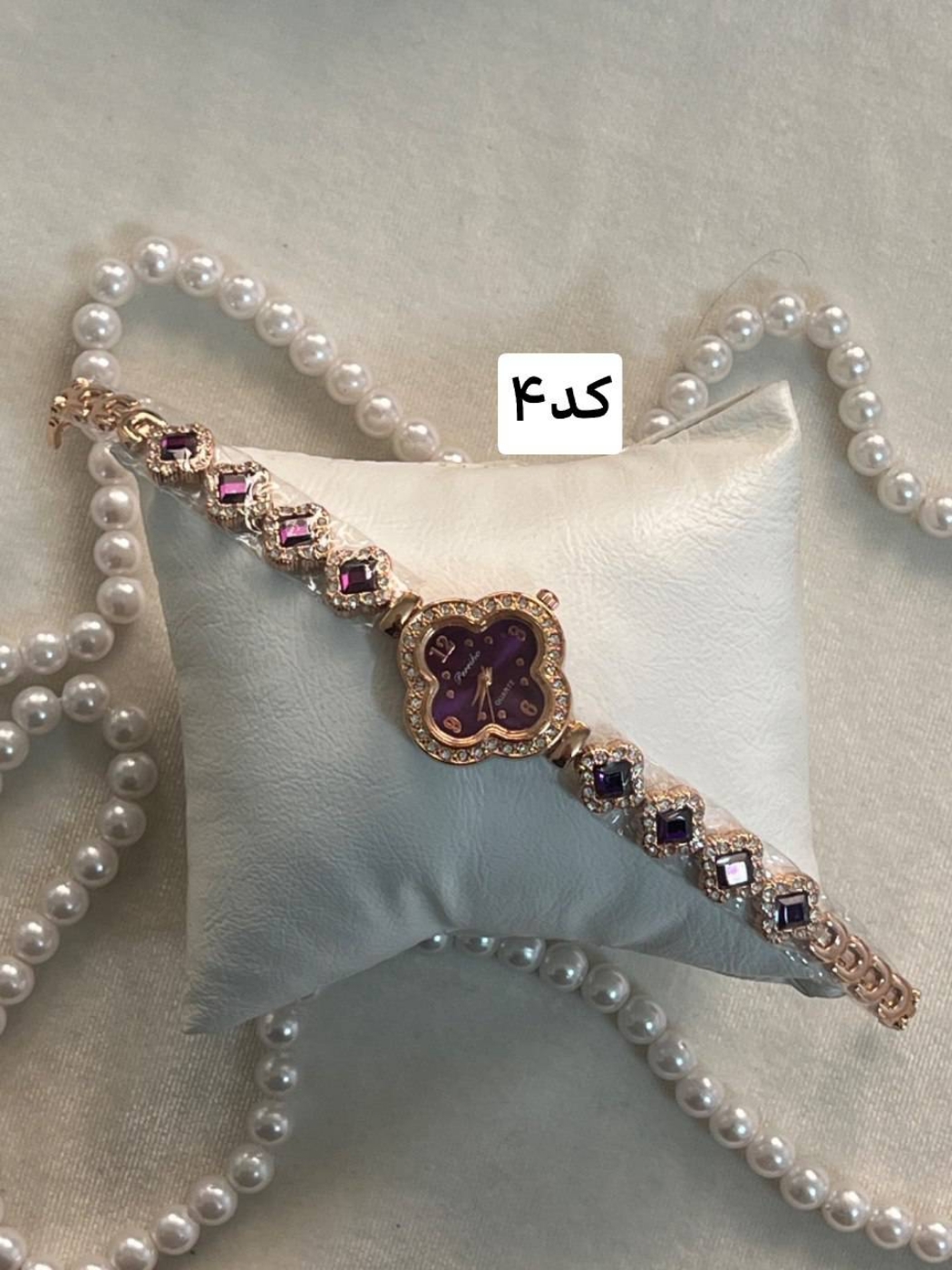 تصویر  ساعت زنانه نگین‌دار رنگی