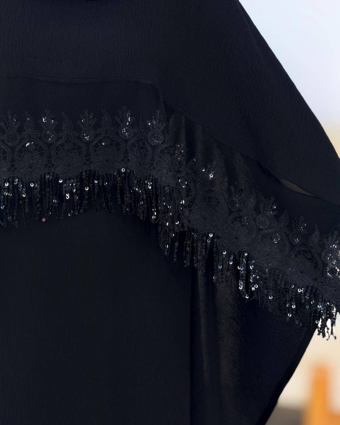 تصویر  پیراهن زنانه رویه دار مشکی بلند فاخر