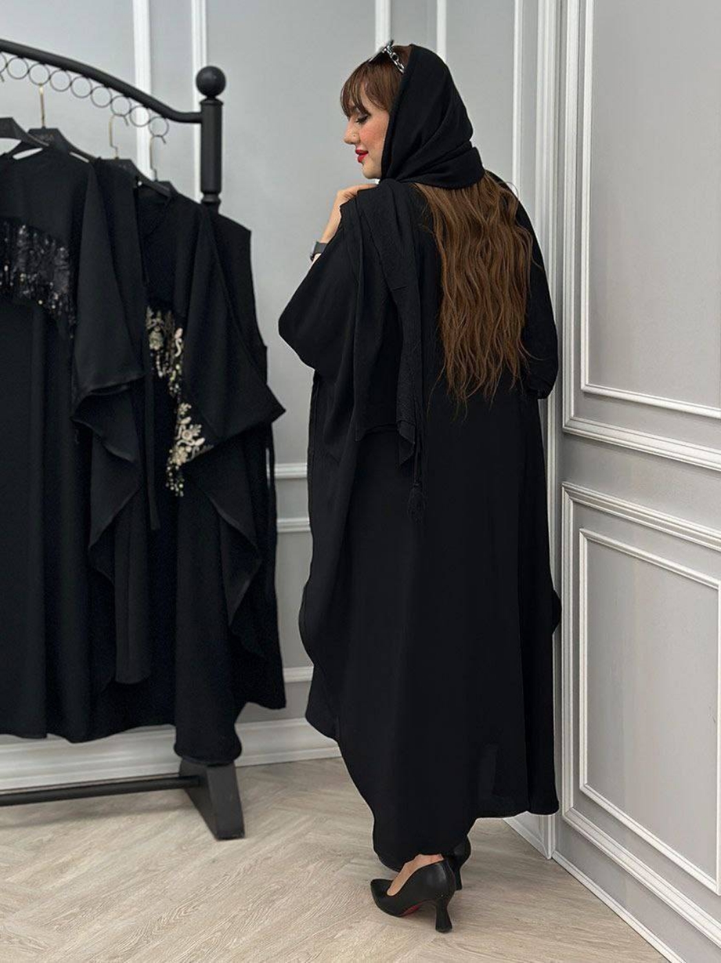 تصویر  پیراهن زنانه رویه دار مشکی بلند فاخر