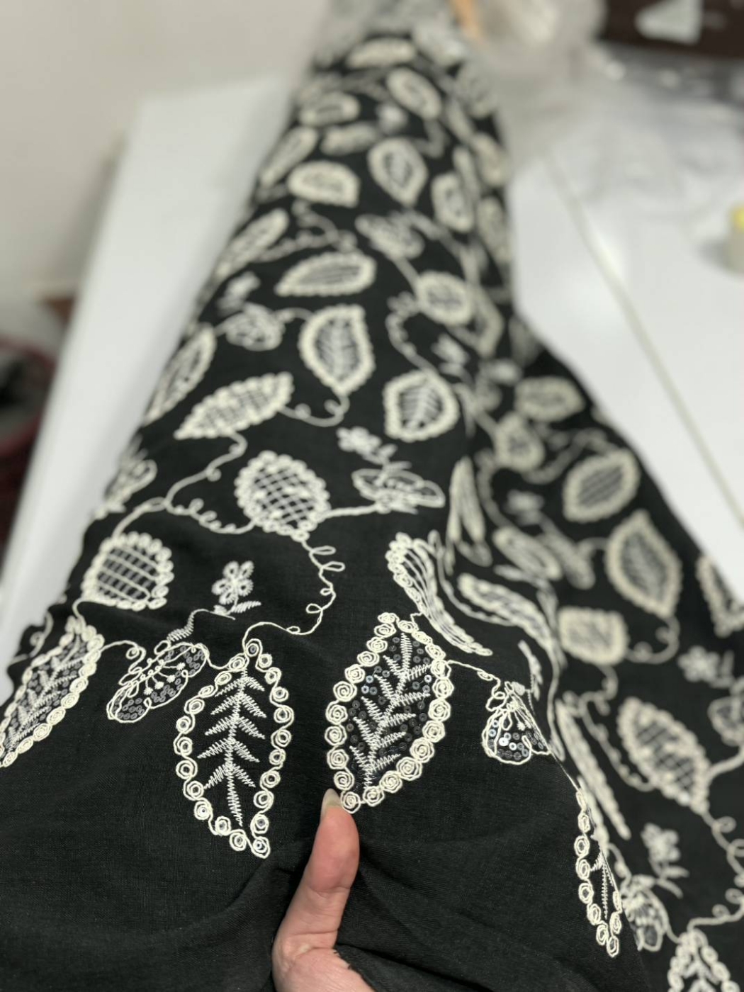 تصویر  شومیز جلیقه دامن ست سه تکه ثریا مشکی فارن