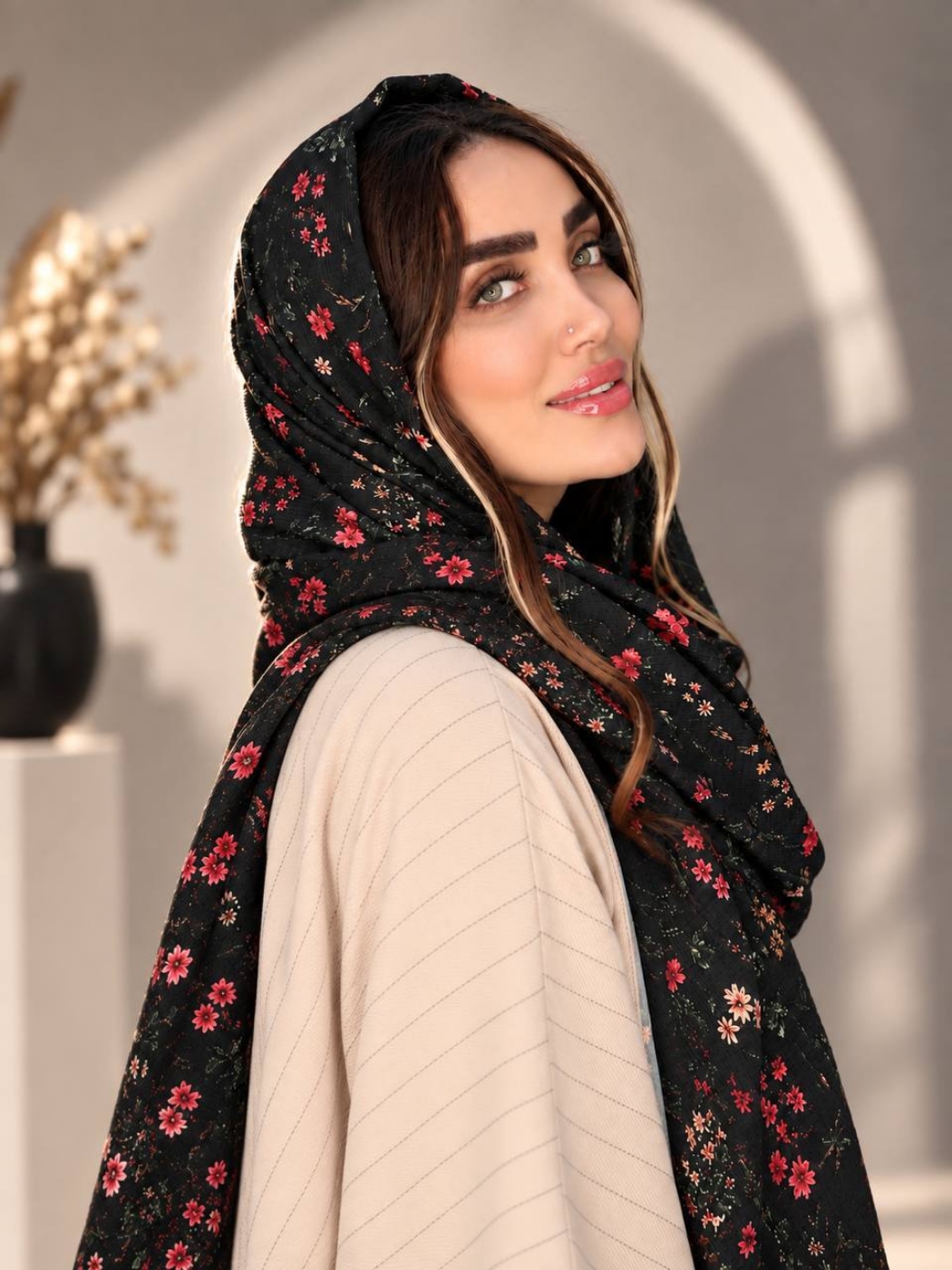 تصویر  شال زنانه نخی پلیسه چاپی